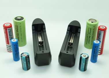 China Langlebigste 18650 Li Ionenbatterie, Universallithium-Ionenkamera-Ladegerät fournisseur